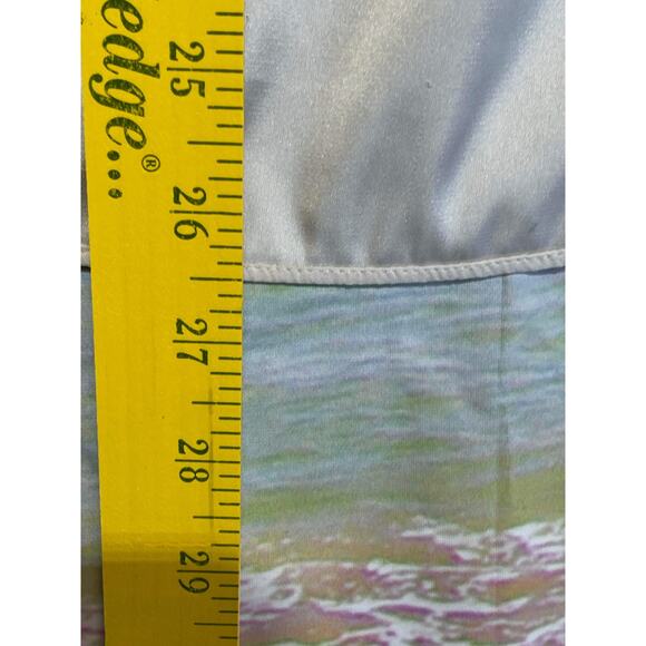 Women's Express silky Top blouse cream color curved hem size small - Picture 7 of 8